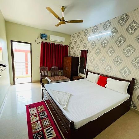 Hotel Lovely Star Inn ! Puri Exterior foto